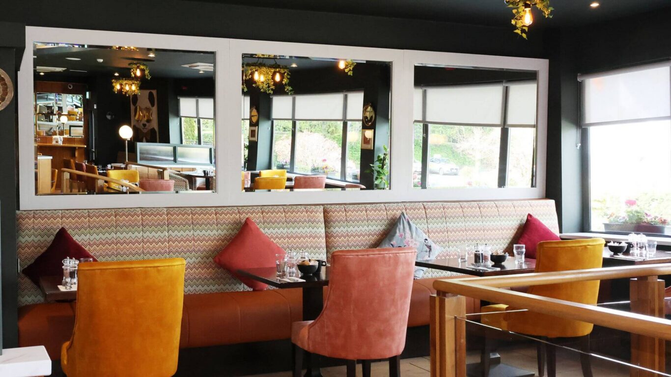 Green Light Caf&eacute;