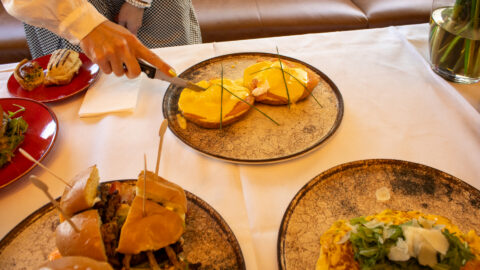 Brunch Green Light Café